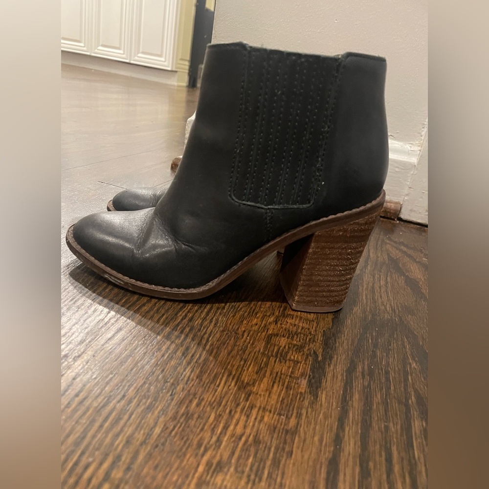 Black leather Madewell booties - Picture 2 of 4